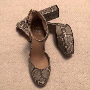 NWOT Snake Print shoes